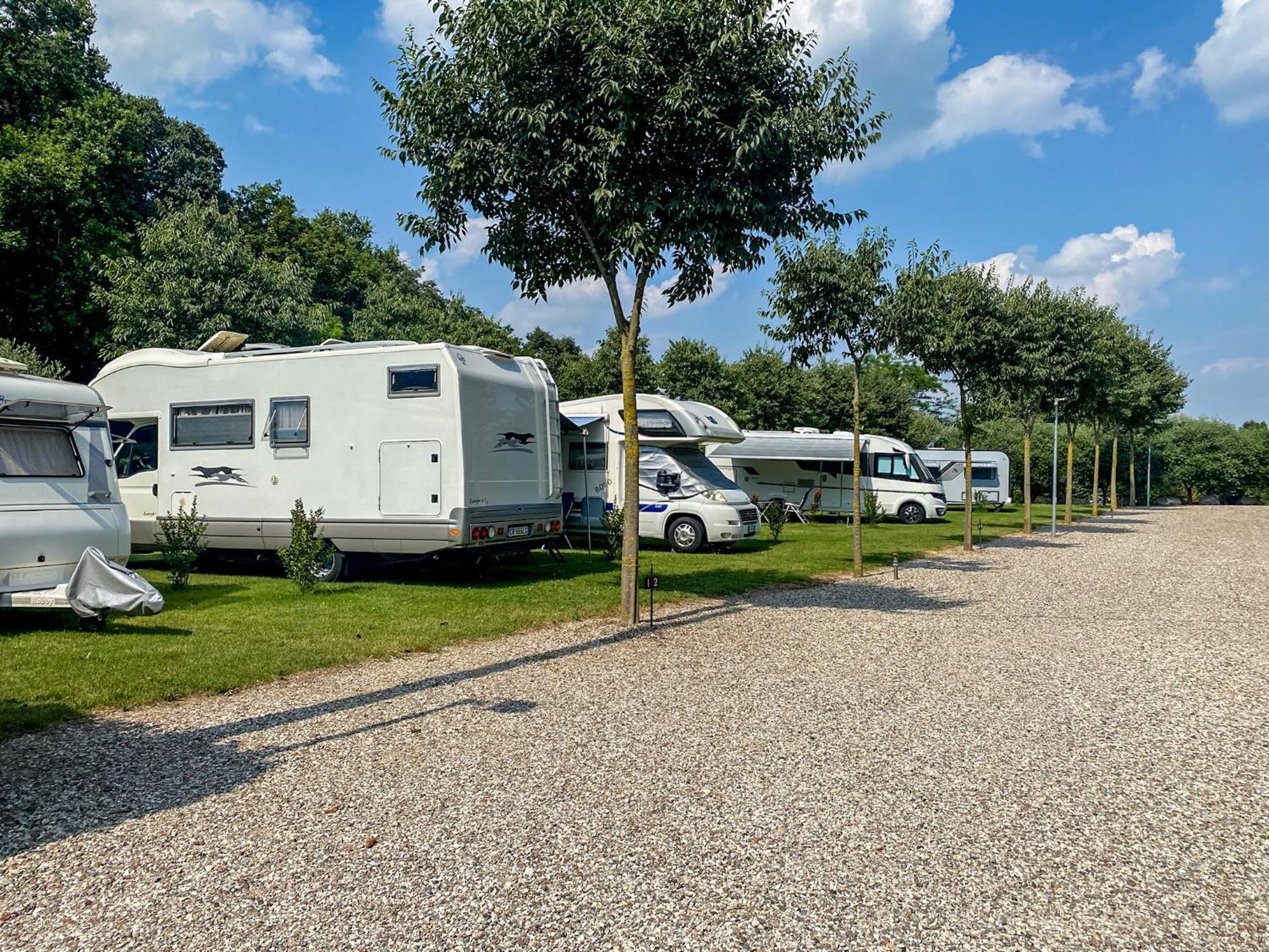 Seregner Agricamping & Homes - Adults Only 18 Monzambano Exterior photo